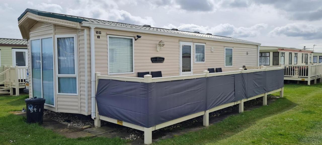 Lovely Caravan With Decking At Coral Beach Park In Lincolnshire Ref 77001C Hotel อินโกลด์เมลส์ ภายนอก รูปภาพ