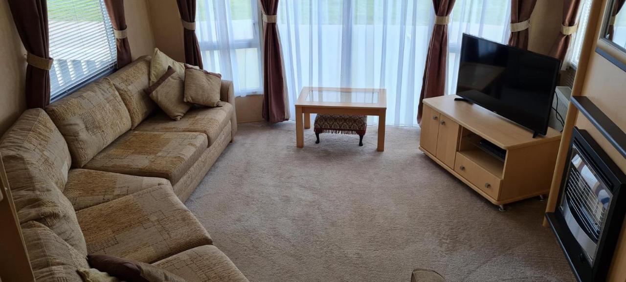 Lovely Caravan With Decking At Coral Beach Park In Lincolnshire Ref 77001C Hotel อินโกลด์เมลส์ ภายนอก รูปภาพ