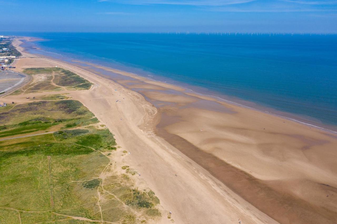 Lovely Caravan With Decking At Coral Beach Park In Lincolnshire Ref 77001C Hotel อินโกลด์เมลส์ ภายนอก รูปภาพ